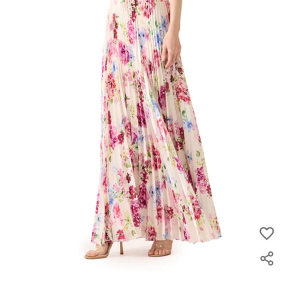 Monique Lhullier, satin “peony dream”strapless ball gown dress.  Size 8. - Picture 5 of 14